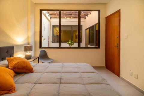 Bed, Living room, Photo of the whole room, Seating area, Bedroom