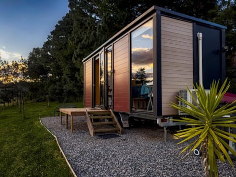 Little Enniskillen by Tiny Away House in Grose Vale