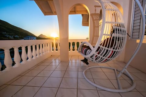 Patio, Natural landscape, View (from property/room), Balcony/Terrace, Mountain view, Sea view, Sunrise