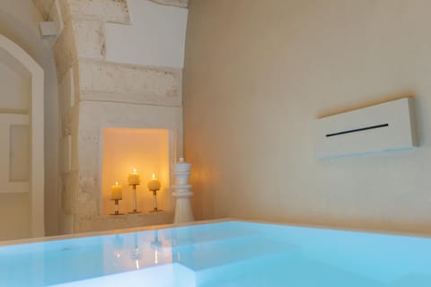 Eurydice Suite with Infinity Jacuzzi Apartment in Ostuni