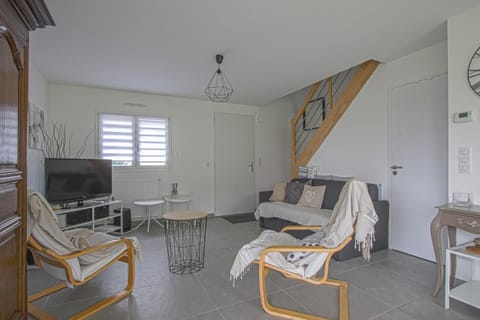 Facade/entrance, Living room