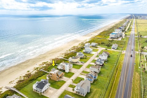 Kahala Sunrise House in Hitchcock