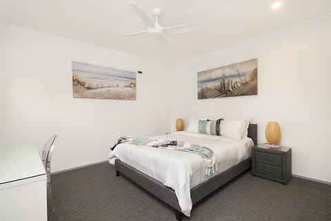 Spacious 3 bedroom apartment opposite surf club Condominio in Kingscliff