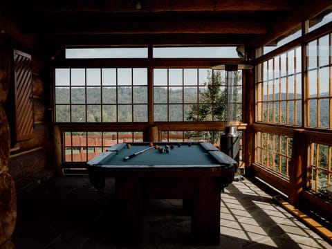 Billiard, Garden view, Mountain view