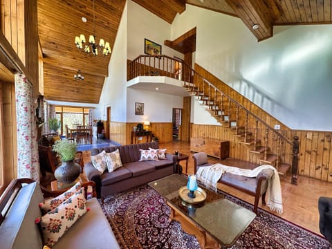 Living room, Decorative detail, Seating area