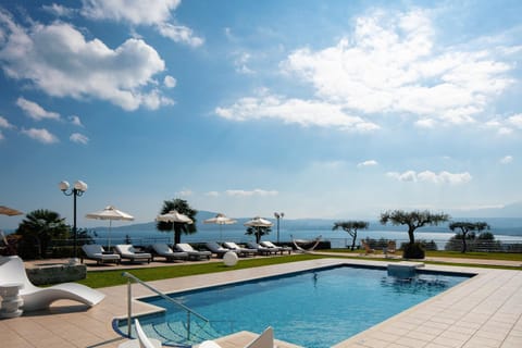 Day, Natural landscape, Balcony/Terrace, Mountain view, Pool view, Sea view, Swimming pool