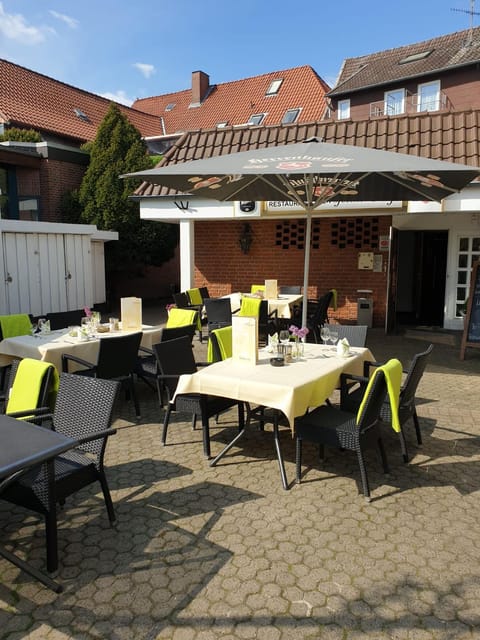 Restaurant/places to eat, Inner courtyard view