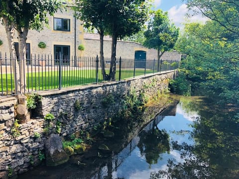 Millstream Mews - Fiddlesticks Apartment in Bakewell