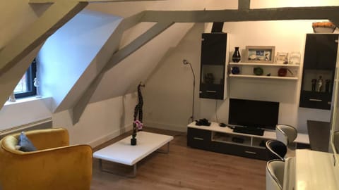 Communal lounge/ TV room, TV and multimedia, Living room, Lounge or bar, Seating area