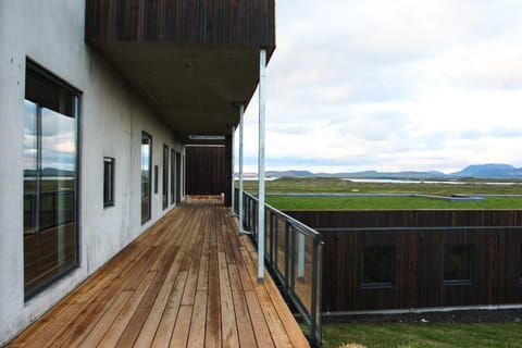 Balcony/Terrace, Area and facilities