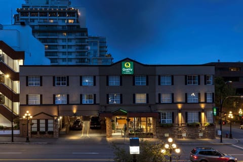 Quality Inn Downtown Inner Harbour Hotel in Victoria