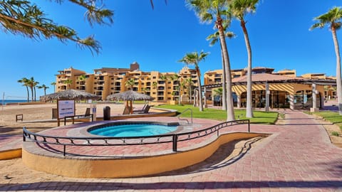 Right on the Beach! 1 Bedroom Ground Floor Ocean Front Apartment in Rocky Point