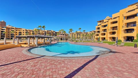 Right on the Beach! 1 Bedroom Ground Floor Ocean Front Apartment in Rocky Point