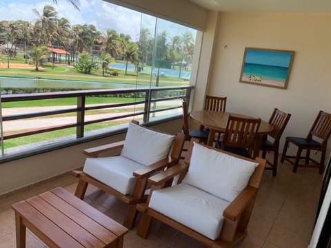 Apartamento no Aquaville Resort, do lado da sombra e perto da praia Condo in Fortaleza