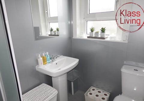 Welsh Drive Apartment by Klass Living Blantyre Apartment in Hamilton