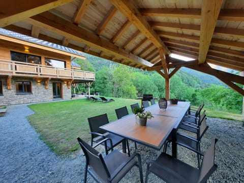 Patio, Spring, Garden, Dining area, Garden view