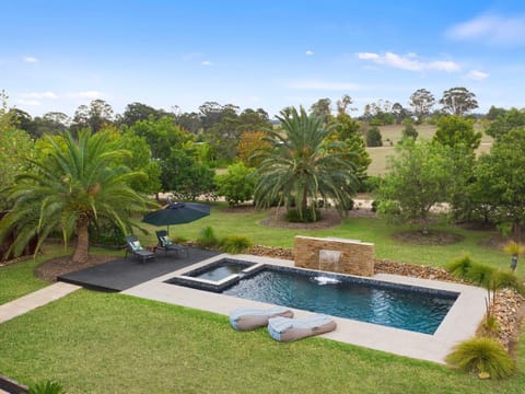 Lilies on Lovedale Estate - Heated Pool and Spa House in Keinbah