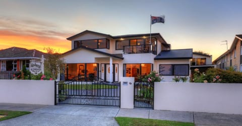Birchwood, Devonport self-contained self catering accommodation Condo in Devonport