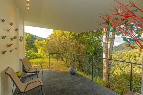 Balcony/Terrace, Mountain view