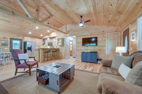 Brysons Hidden Valley Ranch - Quiet NC Cabin! House in Swain County