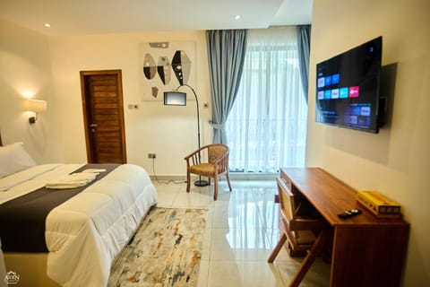 Bed, TV and multimedia, Photo of the whole room