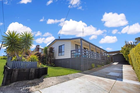 Livin the Dream House in Lakes Entrance