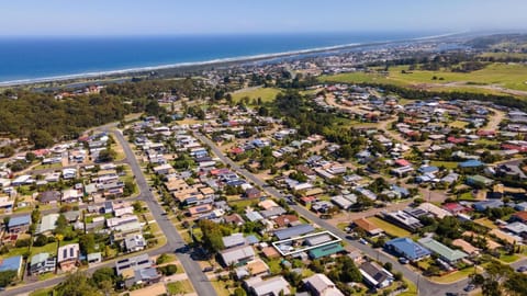 Livin the Dream House in Lakes Entrance