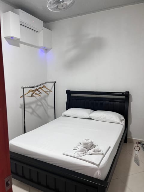 Bed, Photo of the whole room, Bedroom, air conditioner