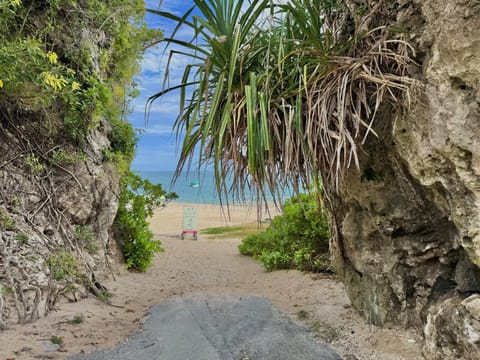 ビーチサイドペンションみーばる Apartment hotel in Okinawa Prefecture