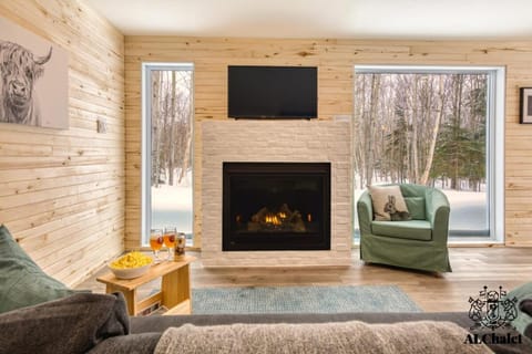 Le Loonix- Chalet familiale avec Spa Chalet in Baie-Saint-Paul