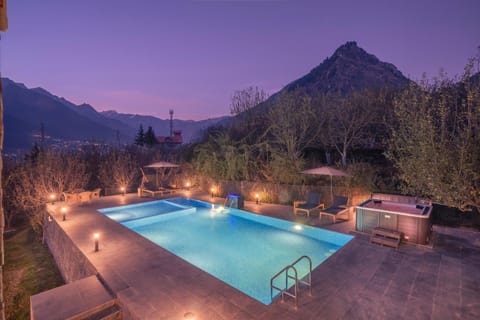 View (from property/room), Mountain view, Swimming pool