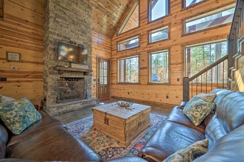 Broken Bow Cabin with Hot Tub and Game Room! Casa in Broken Bow