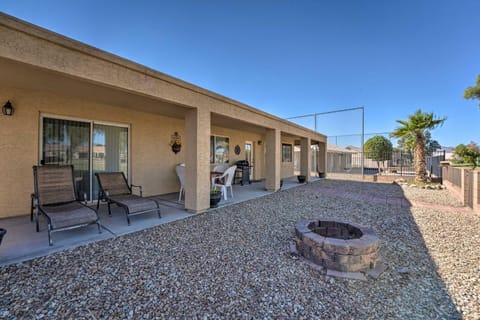 Fort Mohave Family Home with Golf Course Views! Casa in Fort Mohave