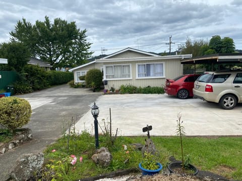 Green garden home Vacation rental in Whangārei