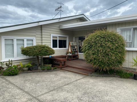 Green garden home Vacation rental in Whangārei