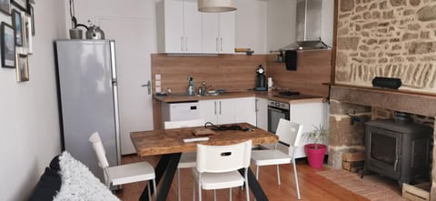 Coffee/tea facilities, Kitchen or kitchenette, Dining area, minibar, oven, pet friendly, stove