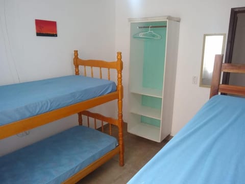 Bedroom, bunk bed