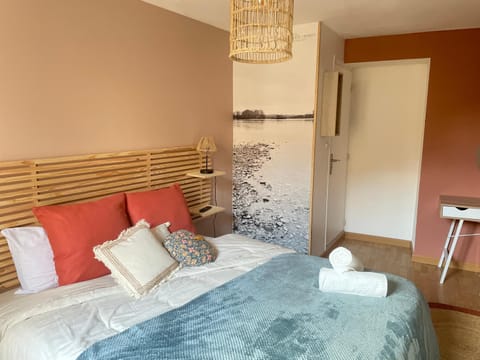 Bed, Photo of the whole room