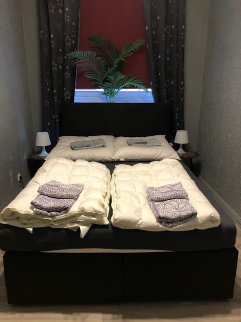 Bed, Photo of the whole room, Bedroom, hair dresser, towels