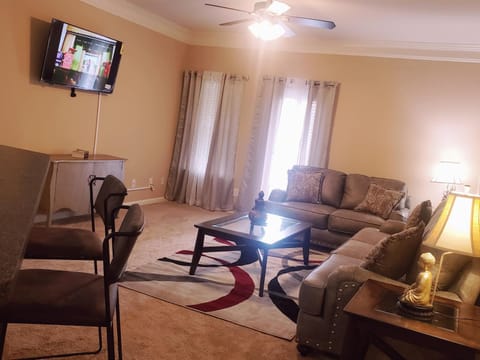 The Quiet place Condo in Snellville