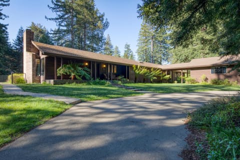 Forest Ridge - Private Pool, Hot Tub, Yoga Room and Sauna House in Occidental