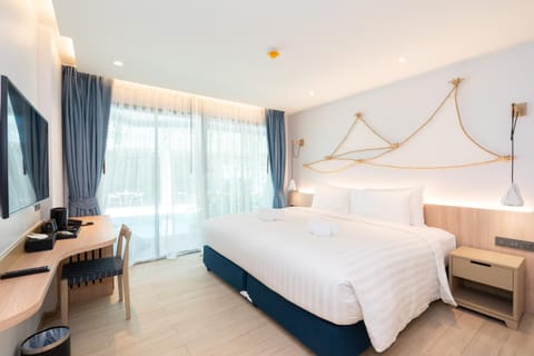 Panwaburi Beachfront Resort - SHA Extra Plus Hôtel in Wichit