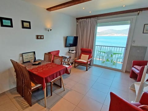 Seating area, Dining area, Sea view