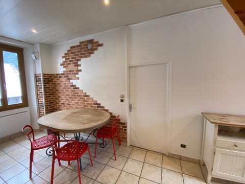 Après l'école, appartement de charme Apartamento in Oz