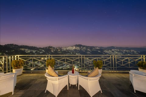 Balcony/Terrace, Mountain view