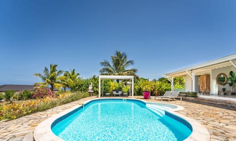 Garden view, Swimming pool, sunbed