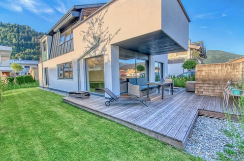 Gletscherblick 2 - by Alpen Apartments Apartment in Zell am See