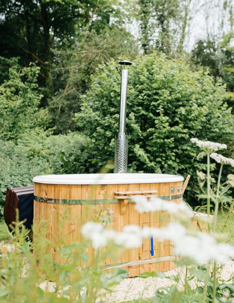 Garden, Hot Tub, Garden view