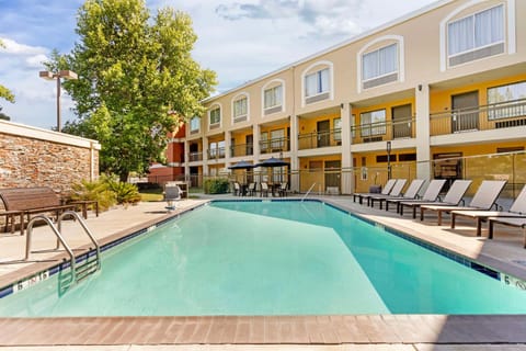 Pool view, Swimming pool