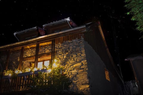 Chalet d'hôtes Auris Bed and Breakfast in Auris